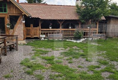 SUPER OFERTA! Casa/pensiune cu 8 camere in centru, Sfantu - 3