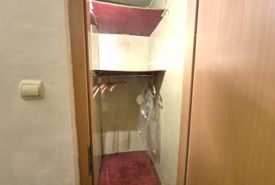 Vanzare apartament 2 camere decomandat etaj intermediar  Str.Carpatilor - 25