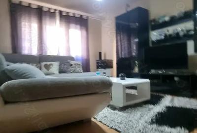 Vand Apartament 3 camere Micro 4. - 10