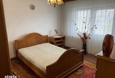 Apartament cu 3 camere decomandat în 9 Mai - 2
