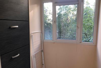 1 MAI - Banu Manta  foarte aproape de Metrou Victoriei - 2