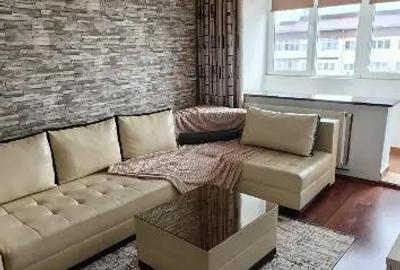 Apartament cu 2 camere decomandat în Micro 9 - 10