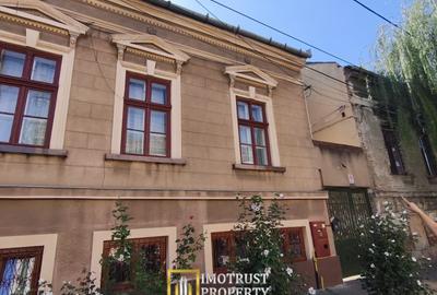 Casă individuală cu 5 camere cu Canalizare în Boul Roșu