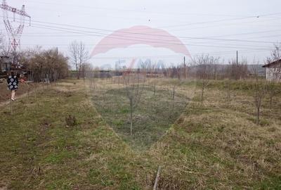 Teren de 2500 mp, în Picăturile - 3