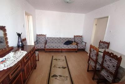 Inchiriez apartament cu 2 camere situat in Caracal, cartier gara, etaj 2 - 3