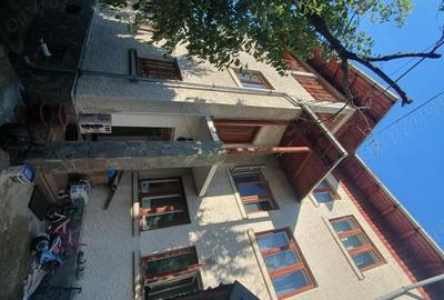 Casă cu 5 camere cu Teren 300 Mp în Central
