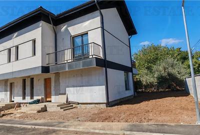 Duplex cu 5 camere cu Canalizare în Central - 8