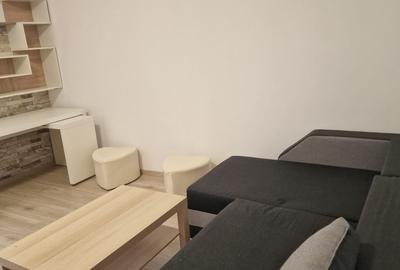 Garsonieră în Titan