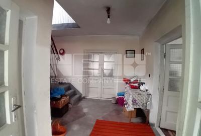 Casă individuală cu 6 camere cu Canalizare în Central - 4