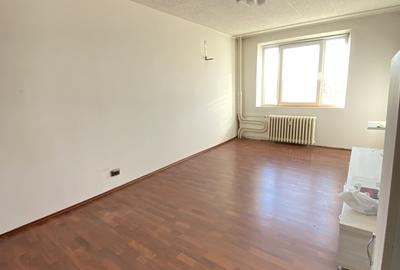 Apartament decomandat în Drumul Taberei