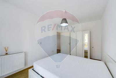 Apartament cu 2 camere decomandat, mobilat în Tractorul - 6