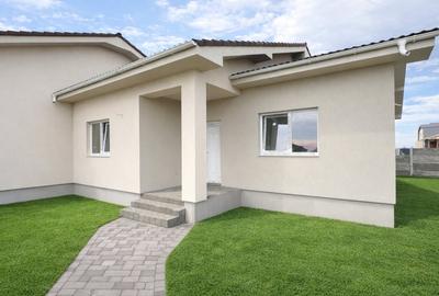 Duplex cu 4 camere cu Canalizare în Moșnița Nouă - 1