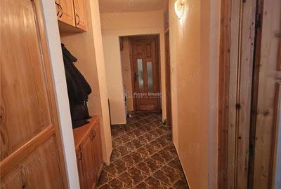 Resita, 4 Cam. Dec., Mobilat+Utilat, Et. 2, Micro 4 - 6