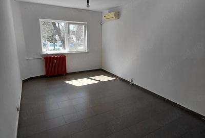 Apartament cu 2 camere decomandat în Trivale - 2