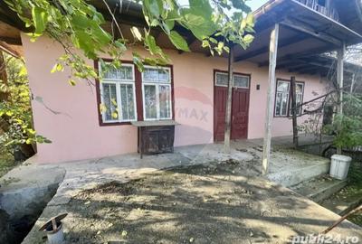 Casa cu mult teren, sat ?erbane?ti, com. Corbi?a, jud. Vrancea