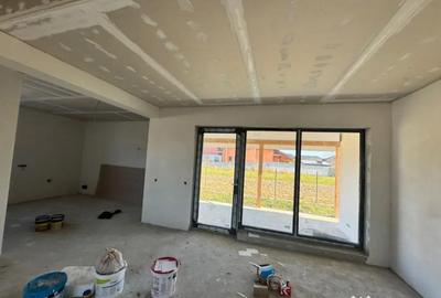 Casă cu 4 camere cu Teren 475 Mp în Mocira - 4