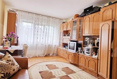 Apartament de vanzare, cu 3 camere, decomandat, 68mp, parter inalt - 4