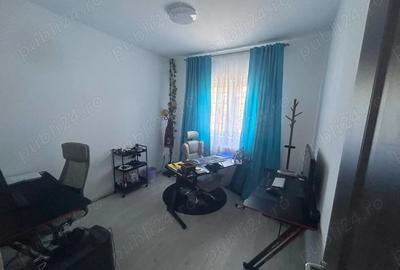 Casă cu 5 camere cu Teren 1289 Mp în Amara - 4
