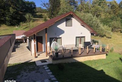 Casă cu 4 camere cu Teren 205 Mp în Uric - 1