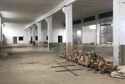 Spațiu comercial, de 1,250 mp, în Industrială - 4