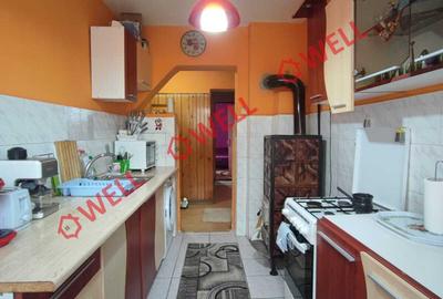 De vânzare apartament cu trei camere în Cătălina! - 11