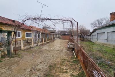 Casă cu 5 camere cu Canalizare în Brădești - 1