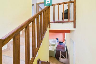 Două locuințe individuale pe 512 mp –  in GIROC - 44