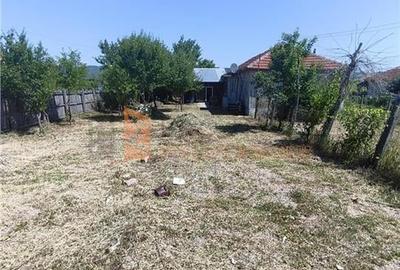 Casa si teren generos zona Ojasca - 12