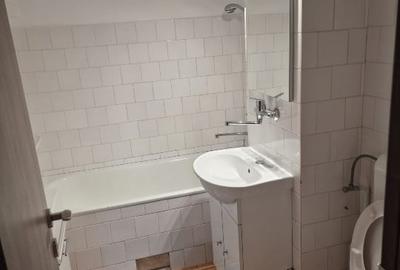 Proprietar, ofer spre închiriere apartament 3 camere - 4