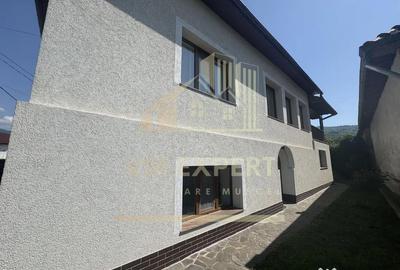 Casă cu 4 camere cu Teren 4520 Mp în Lerești - 3