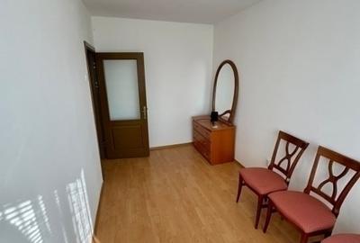 Apartament cu 3 camere semidecomandat în Podu Roș - 3