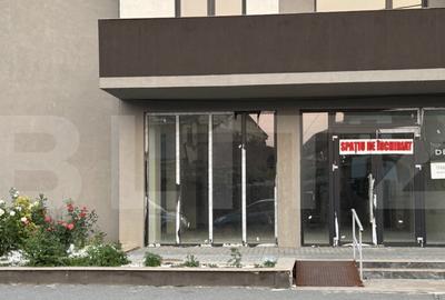 Spa?iu comercial parter bloc nou, 136 mp open space, vitrin - 2