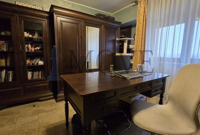 Apartament cu 4 camere semidecomandat, mobilat în P-ța Victoriei - 14