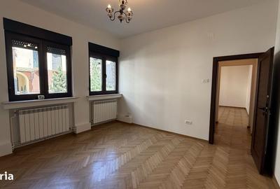 Apartament cu 3 camere semidecomandat în Central - 2