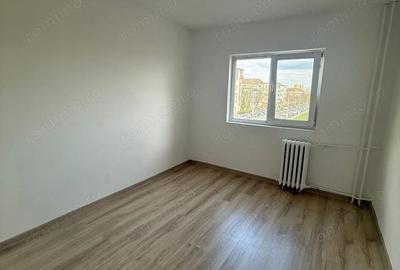 Apartament cu 3 camere decomandat în Soarelui - 20