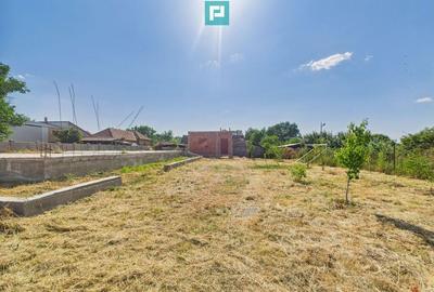 Casă cu 4 camere cu Teren 1000 Mp în Uliuc
