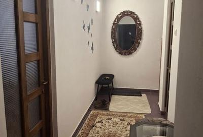 Apartament cu 2 camere decomandat în Petros