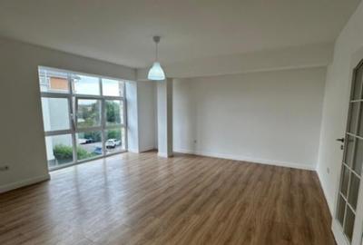 Apartament cu 3 camere decomandat în Valea Borcutului