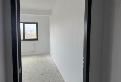 Apartament cu 2 camere decomandat în Km 5 - 4