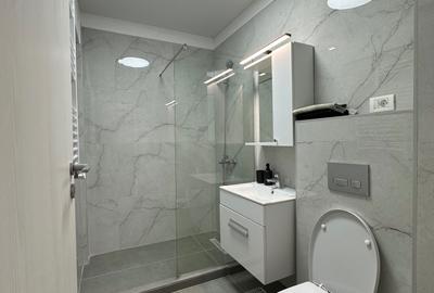 Garsonieră decomandată în Vest