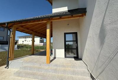 Casă cu 5 camere cu Teren 490 Mp în Păulești - 3