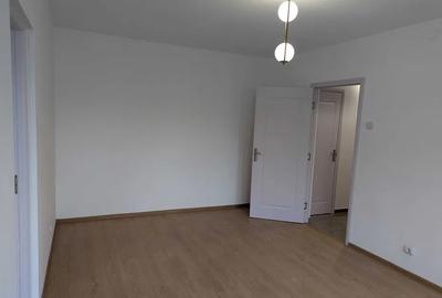Apartament cu 2 camere, etajul 2/4, zona Podu Ros - 2