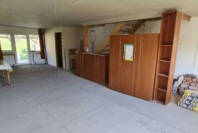 Casă cu 4 camere în Poienița - 1
