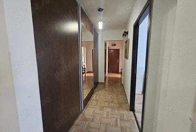 Apartament cu 3 camere decomandat, mobilat în Podu Roș - 8