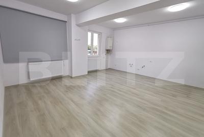 Apartament 2 camere ,loc de parcare + boxa , zona 9 mai - 1