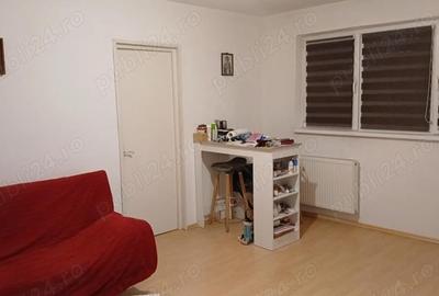 Apartament cu 3 camere semidecomandat în Central - 4