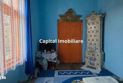 Casă cu 4 camere decomandat cu Canalizare în Traian - 5