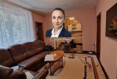 Casă cu 4 camere în Central