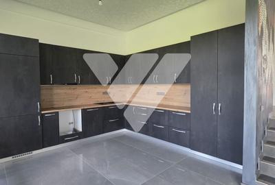 Casă cu 5 camere cu Teren 1190 Mp în Sadu - 13