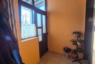 Proprietar, vând apartament la curte comuna  în Grădiște - 6